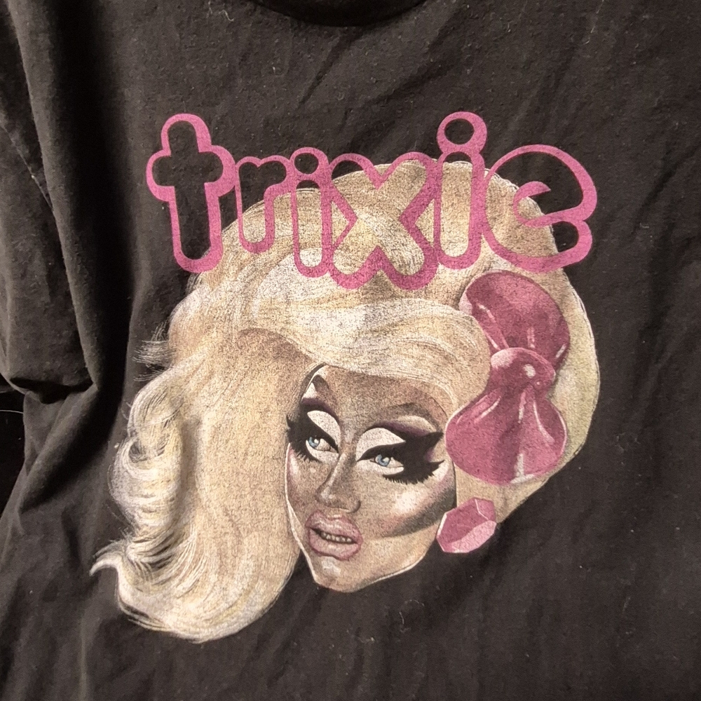 Trixie Graphic Tee with Pink Accents - Picture 7 of 7